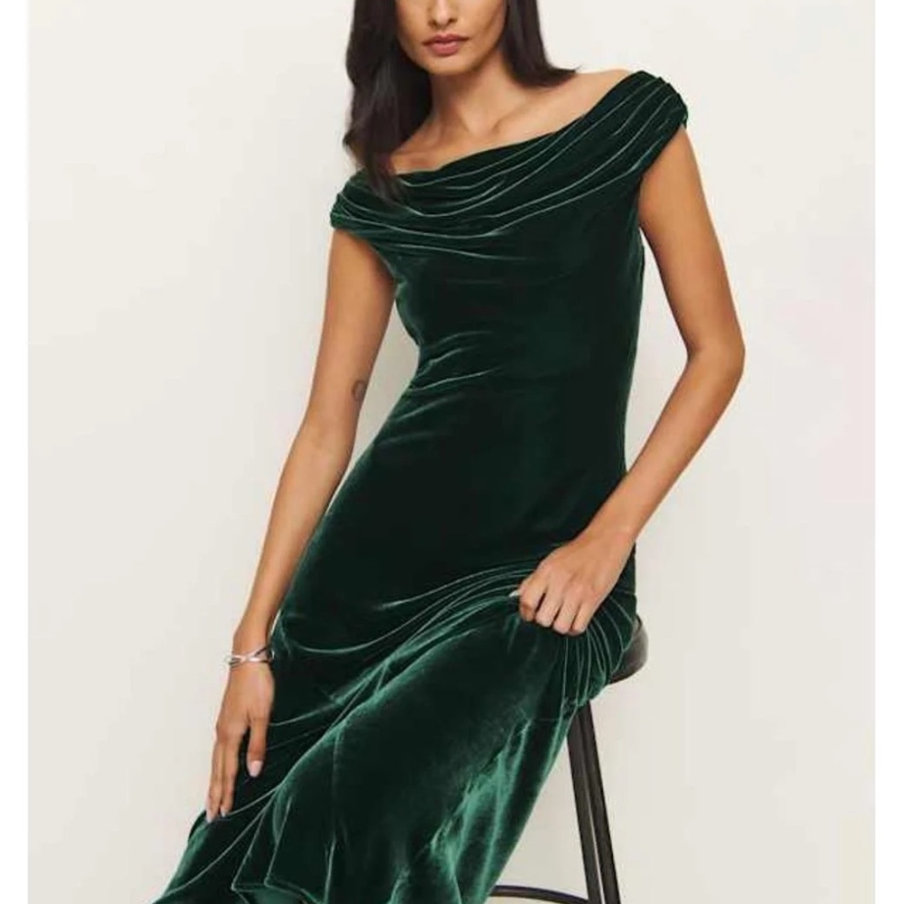 Reformation Elvie Velvet Dress - size 6